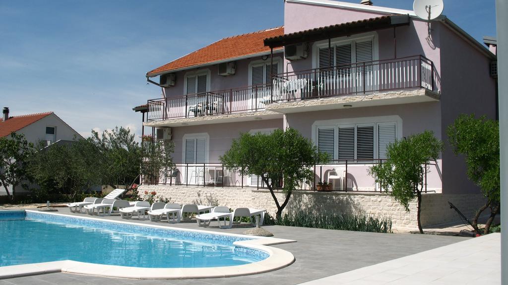 Krkahaus Hotel โลโซวาซ ภายนอก รูปภาพ