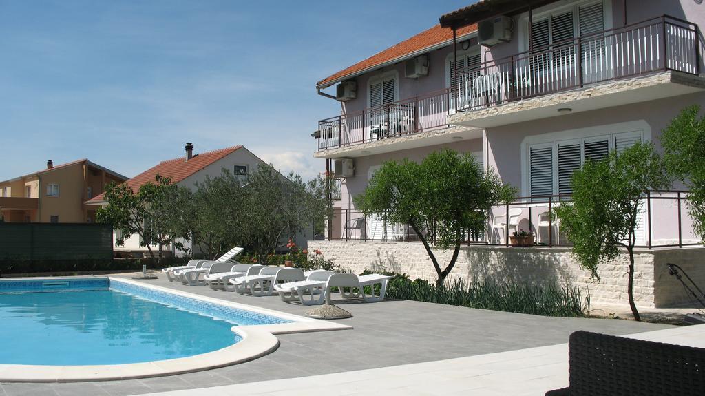 Krkahaus Hotel โลโซวาซ ภายนอก รูปภาพ
