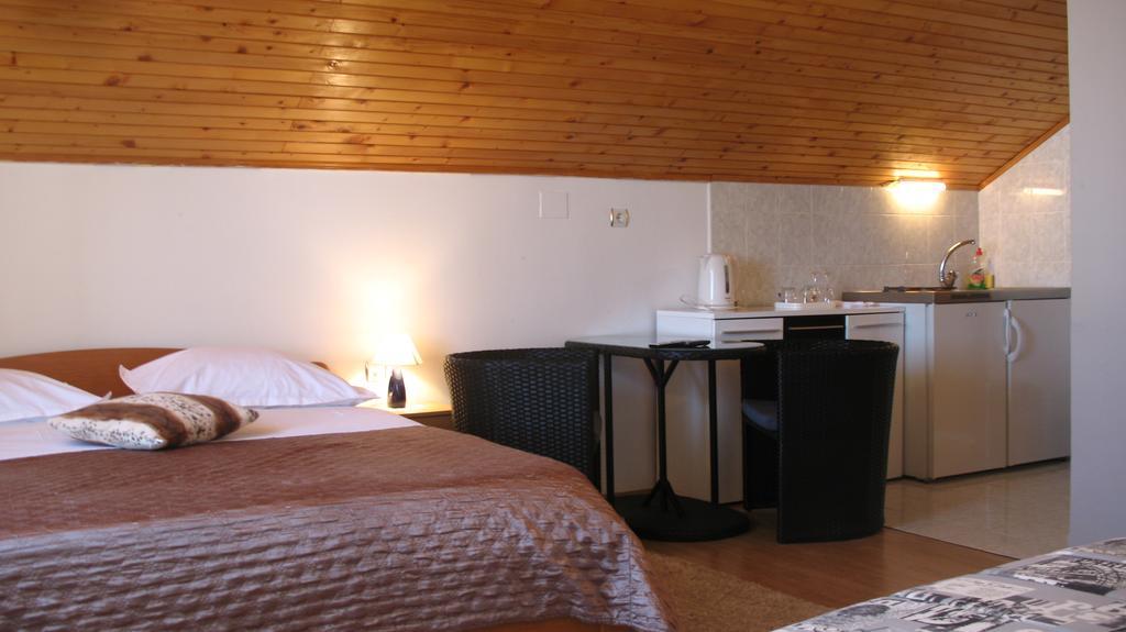 Krkahaus Hotel โลโซวาซ ภายนอก รูปภาพ